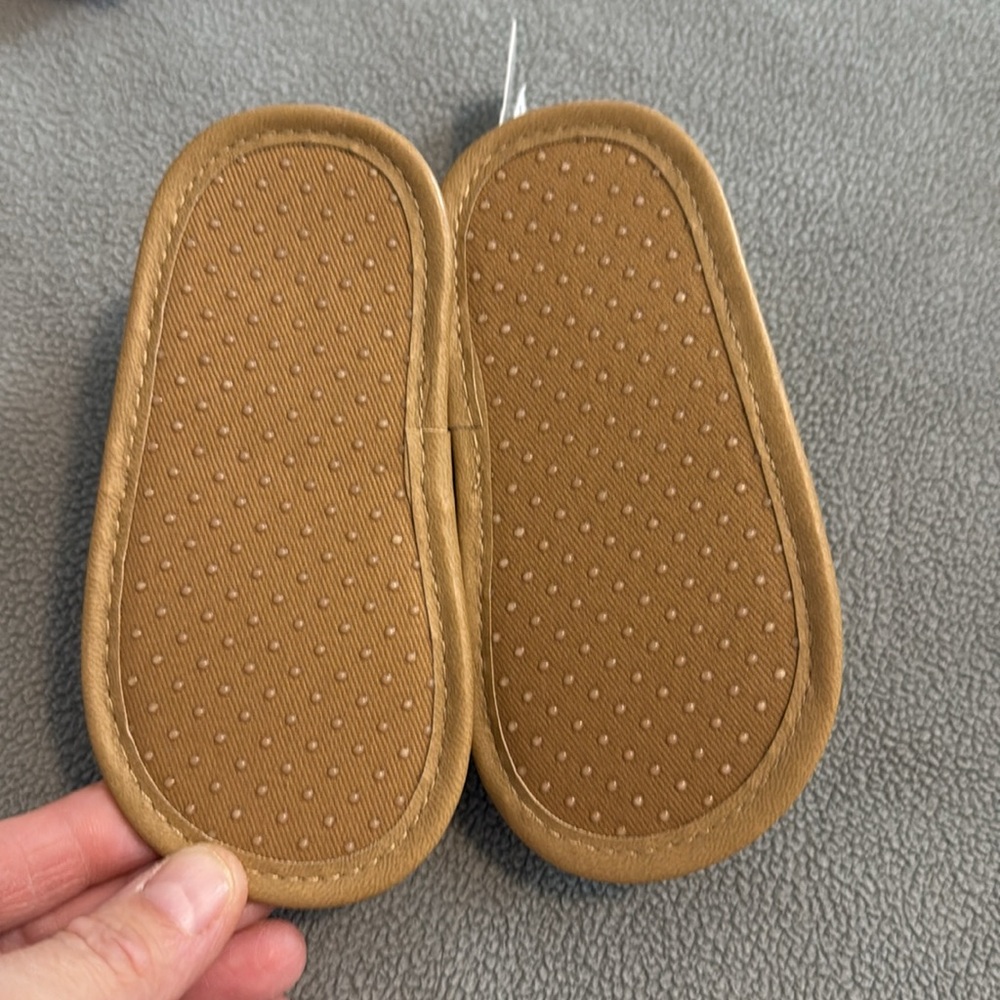 Lot of 5 girls shoes from Old Navy 18-24 months.  3 pair are new. - Picture 3 of 14